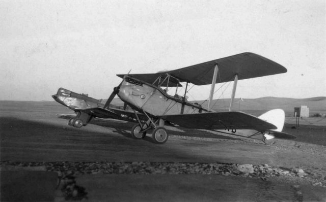 g-aayw avian monoplane g-aarb dh moth 0366-0003